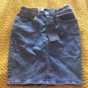 Levi’s essential pencil skirt